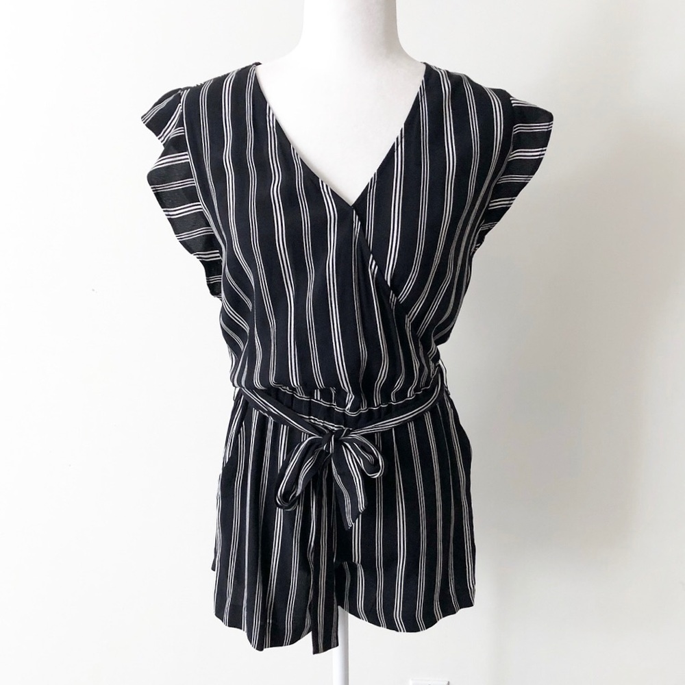 LOFT | Petite Striped Flutter Sleeve Romper NWOT - Picture 2 of 15